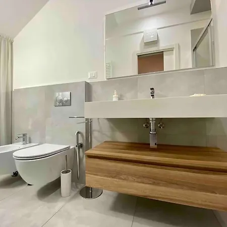 Gigi House - In Fiere Μπολόνια
